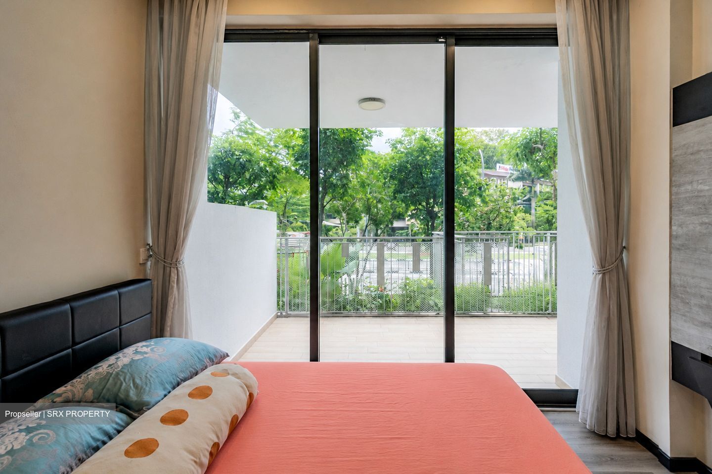 The Luxurie (D19), Condominium #575121221
